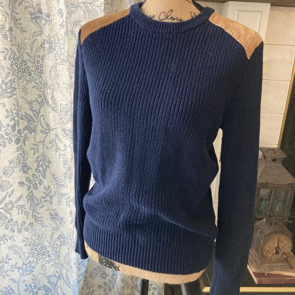 J. Crew Sweaters - J. Crew Woodsman Sweater 100% Cotton and Leather Suede Shoulder Patches Sz S